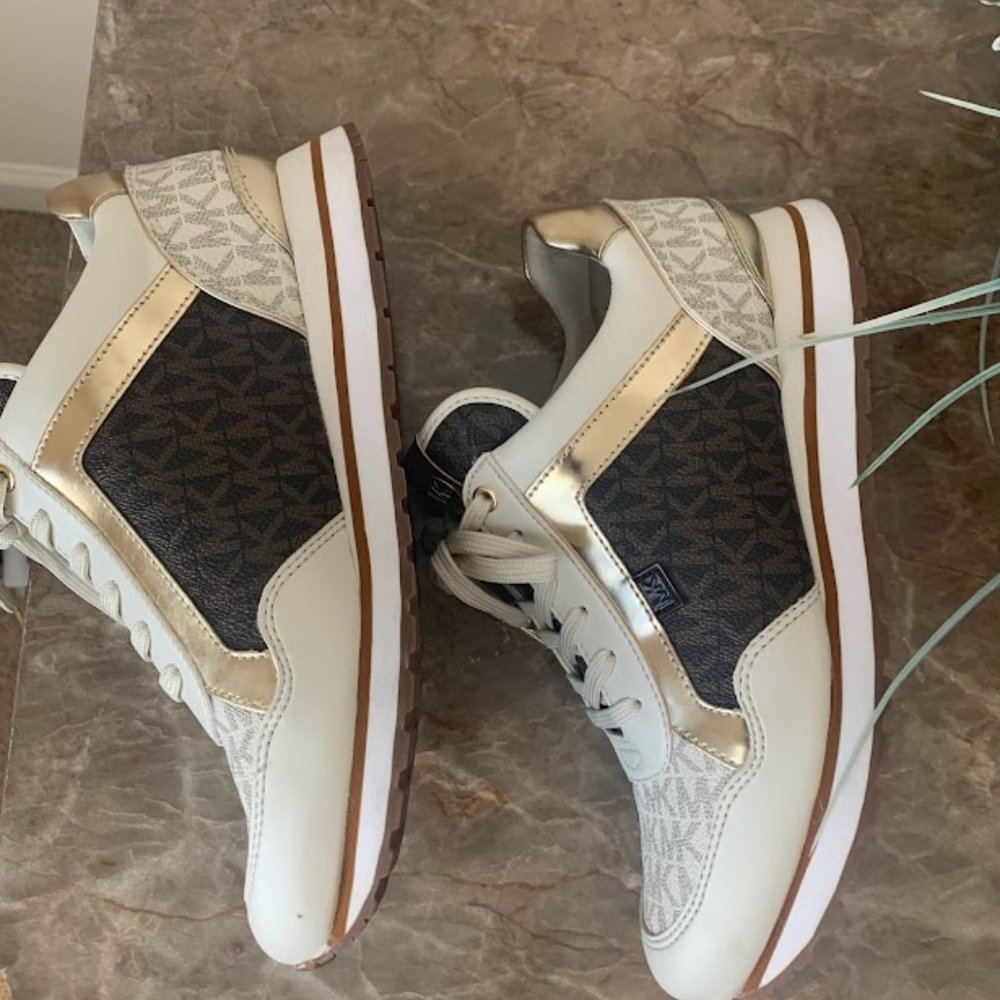 Michael Kors sneakers size 8